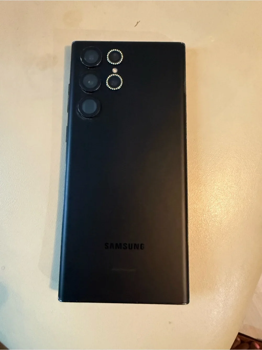 Black Smartphone - Sleek Black Touchscreen (Brand Unspecified)